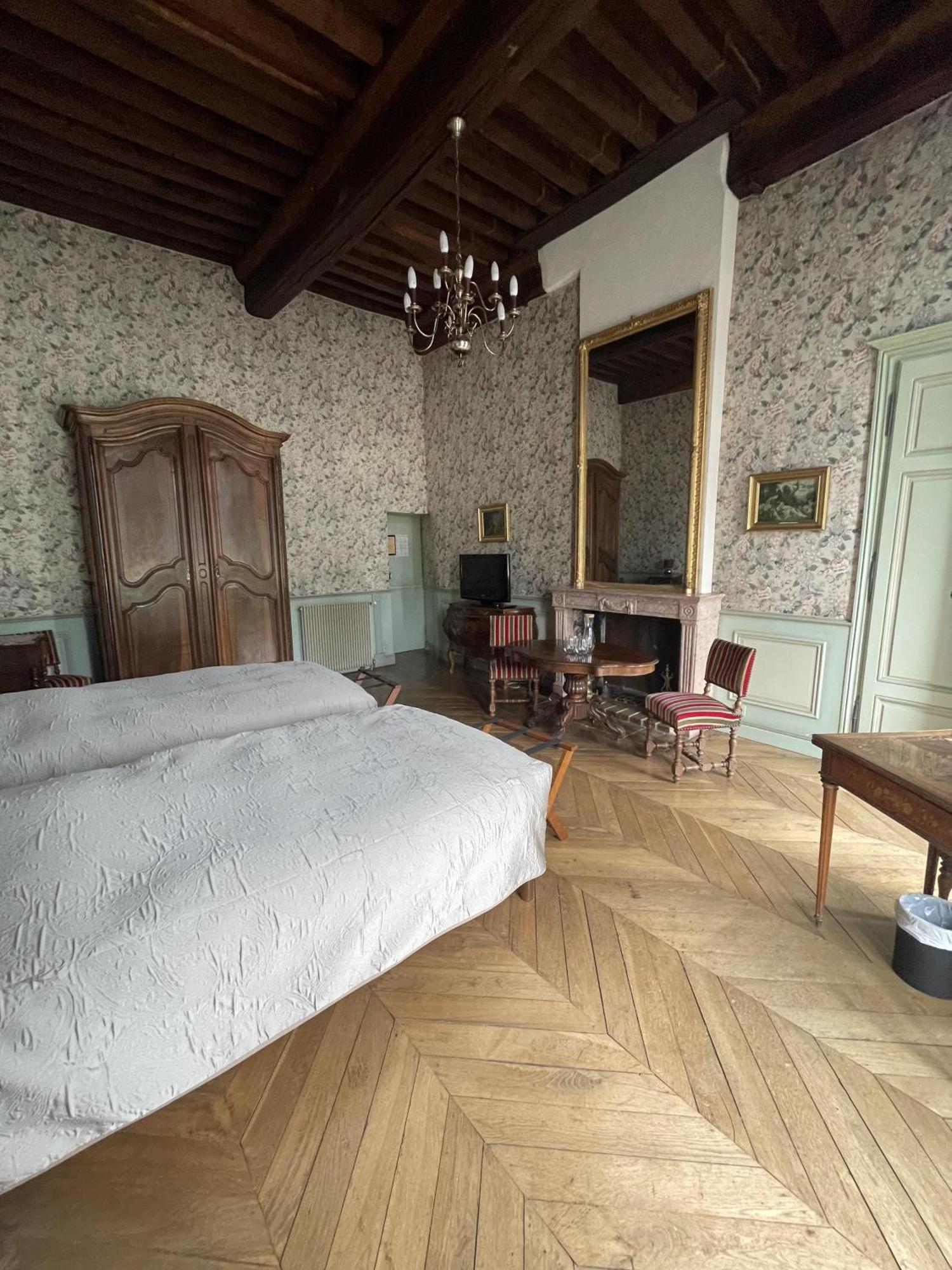 Chateau De La Berchere Nuits-Saint-Georges Rum bild